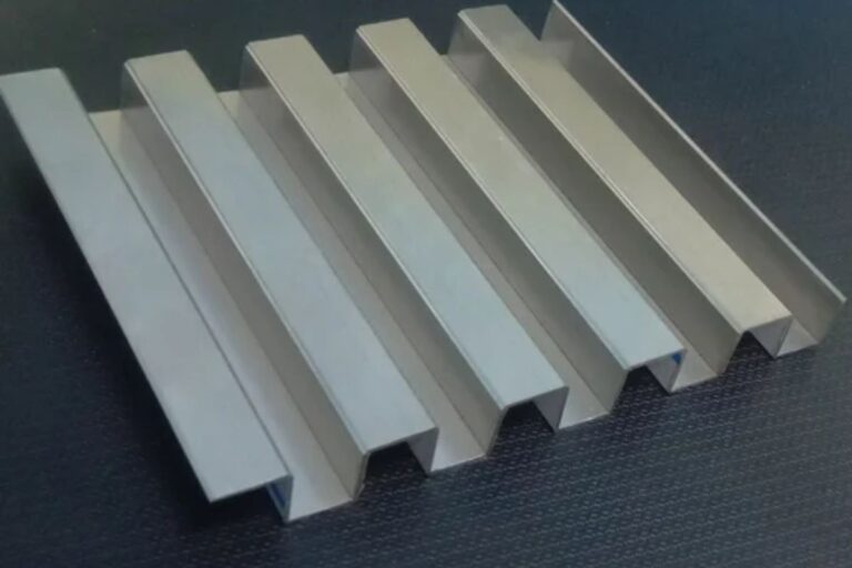 SS Fluted Panel Silver Colour in indonesia